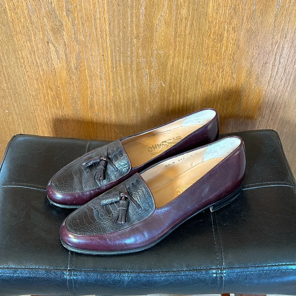 Vintage Salvatore Ferragamo Croc Embossed Burgundy Leather Tassel‎ Penny Loafers